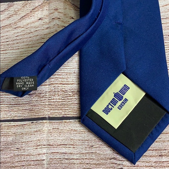 Doctor Who Police Box Necktie - Picture 3 of 5